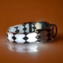 Sortie 🔔 Wewoo Motif à carreaux Rechargeable LED Glow Light Leads Collier pour chien petits chiens moyenstaille S blanc 👍 -Bon plan Animalerie Soldes 3615614434591 5 1